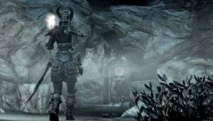 Девушка в броне возле таинственной двери — Скриншоты The Elder Scrolls V: Skyrim